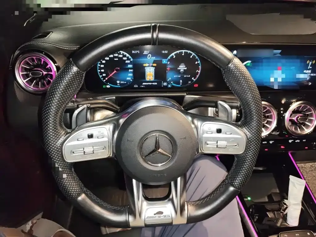 Mercedes-Benz GLB AMG — фото 8