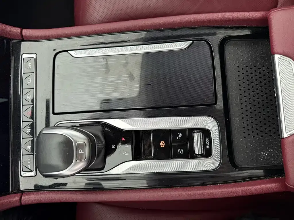 Hongqi H5 — фото 3