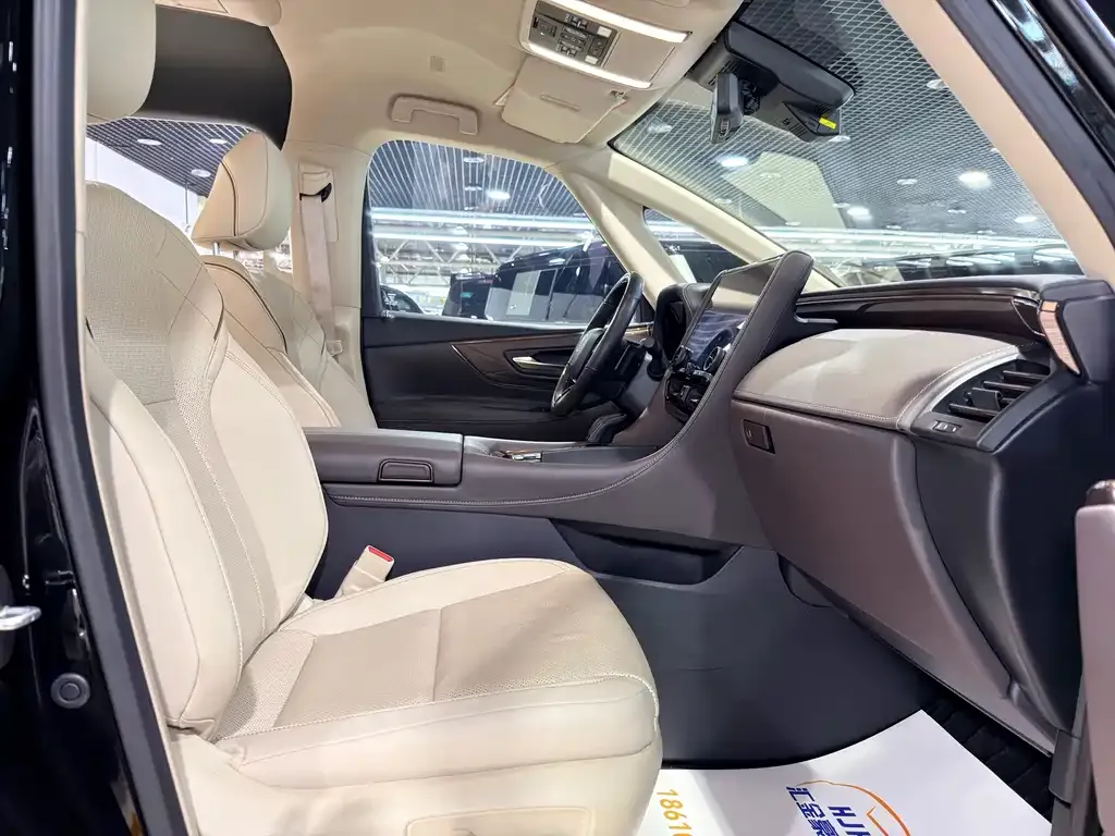 Toyota Vellfire — фото 5