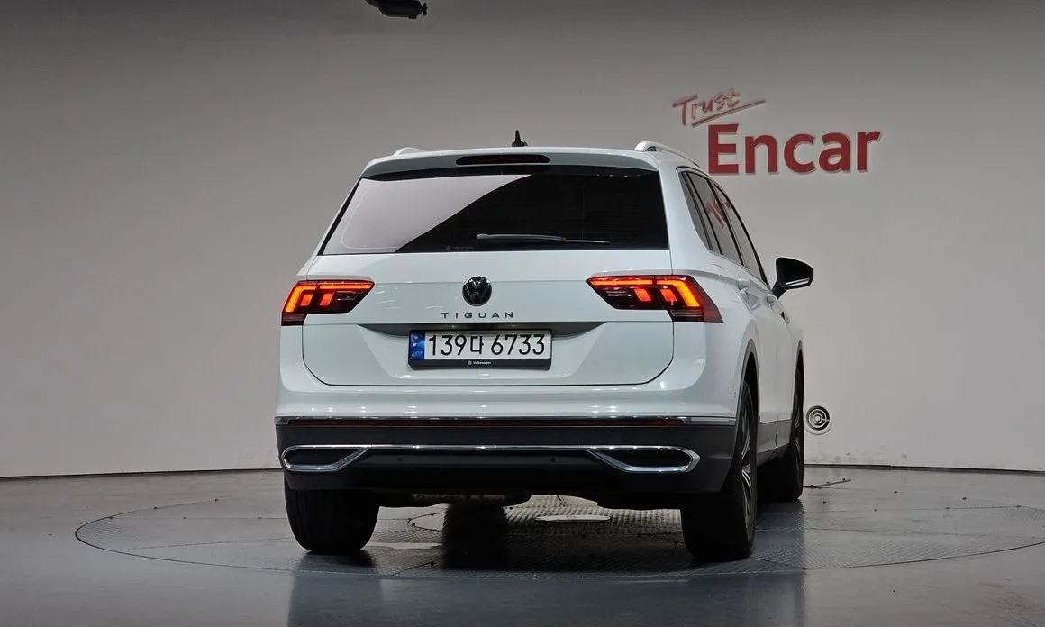 Volkswagen Tiguan — фото 8