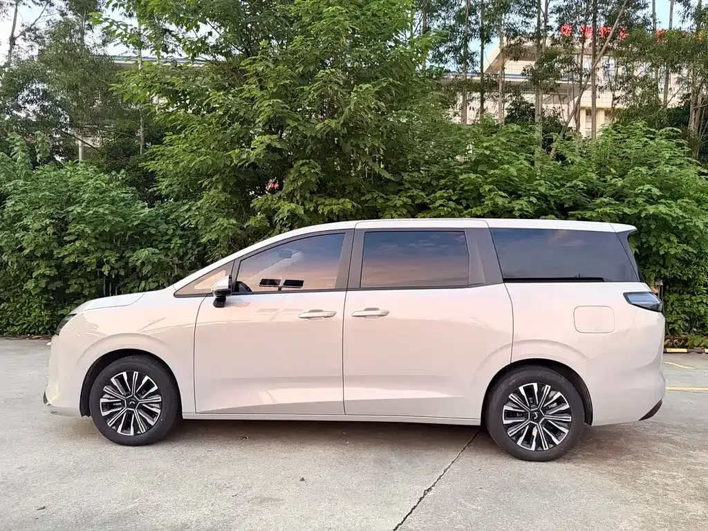 Wuling Xingguang 730 New Energy — фото 10