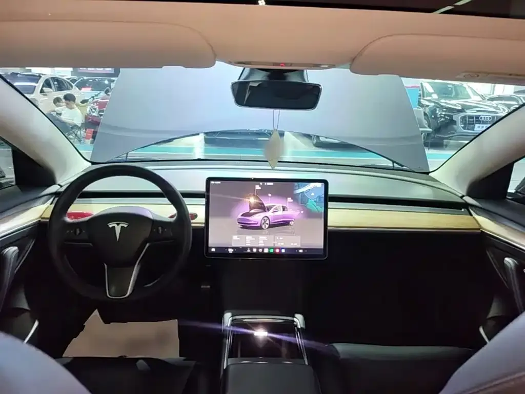 Tesla Model 3 — фото 3