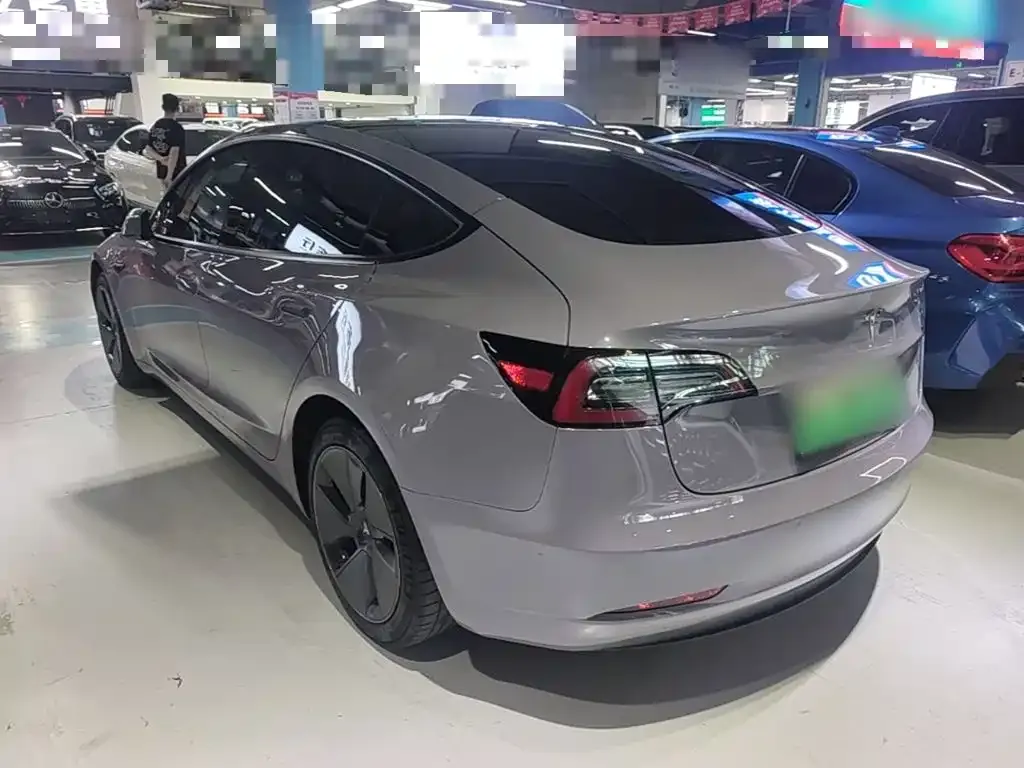 Tesla Model 3 — фото 10