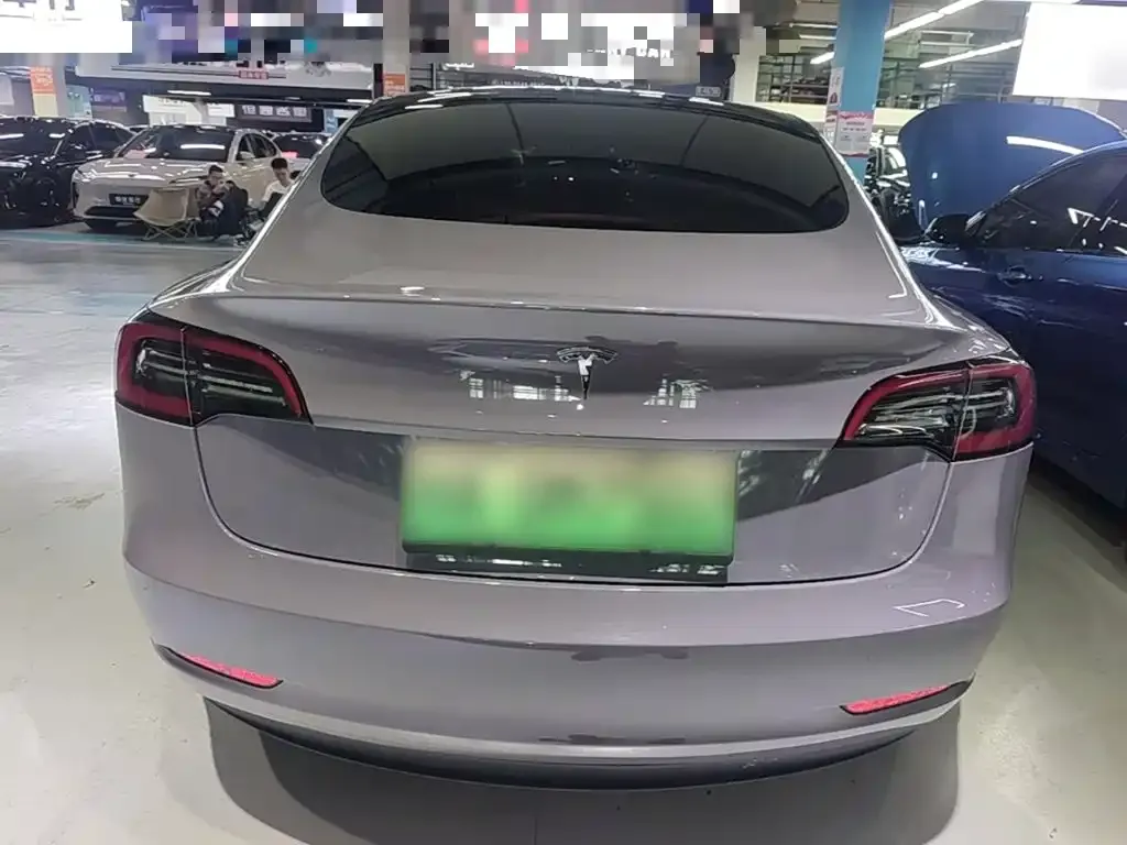 Tesla Model 3 — фото 4
