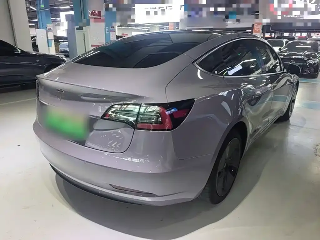 Tesla Model 3 — фото 8
