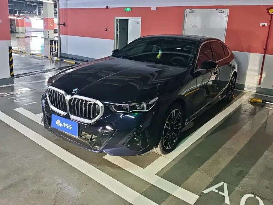 BMW 5 Series — фото 1