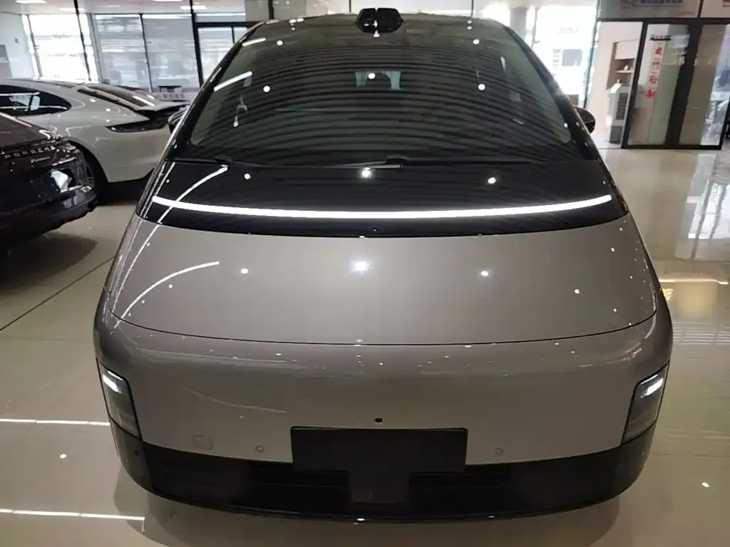 Li Auto MEGA — фото 7