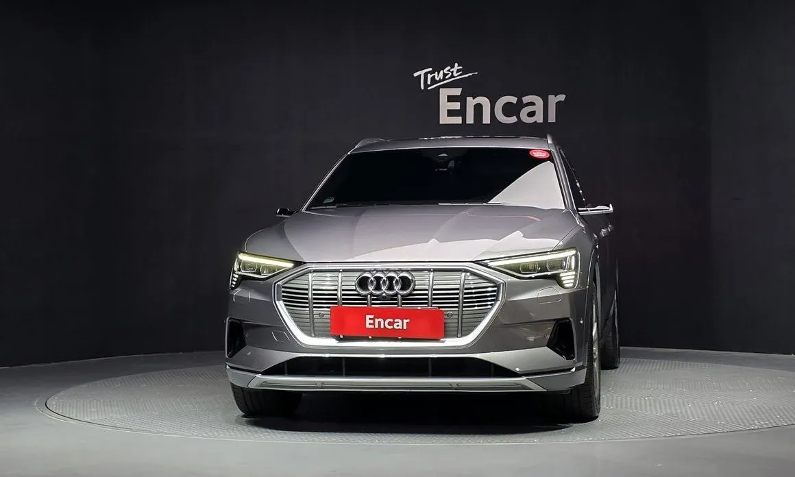 Audi e-tron — фото 3