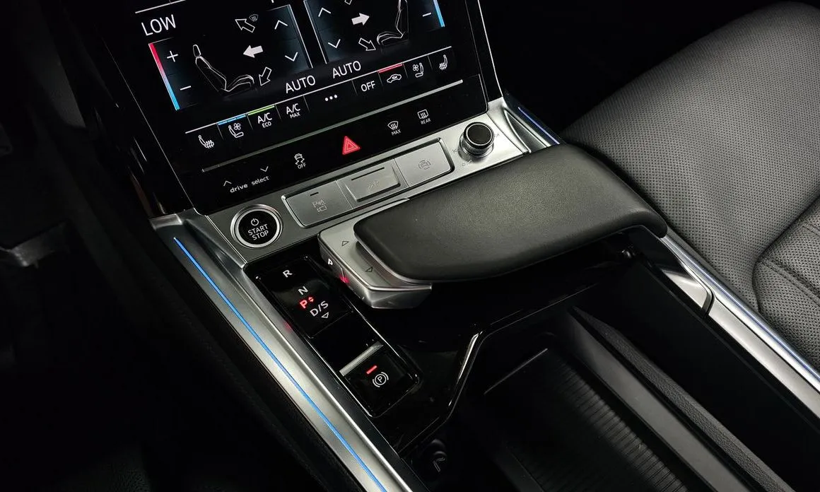 Audi e-tron — фото 5