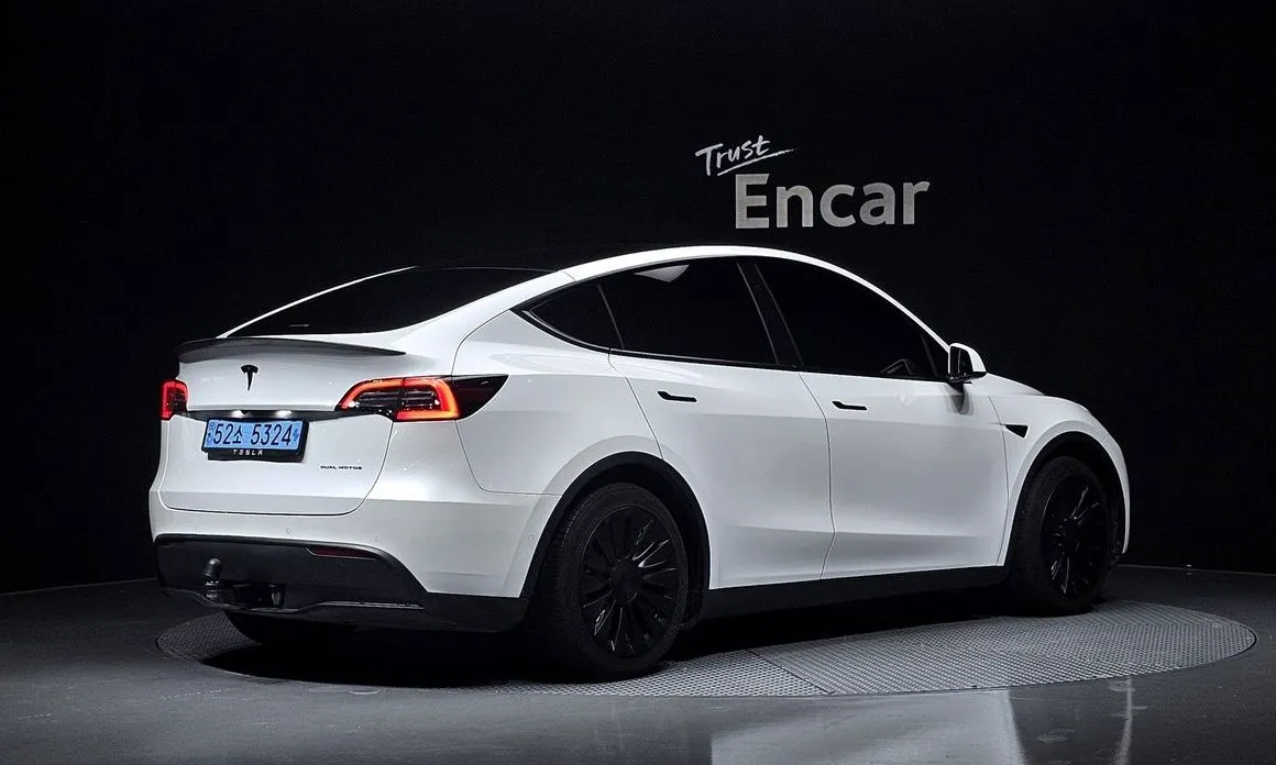 Tesla Model Y — фото 5