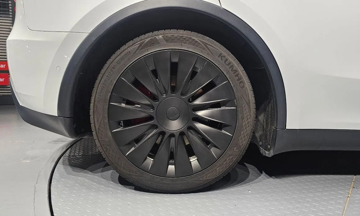 Tesla Model Y — фото 9