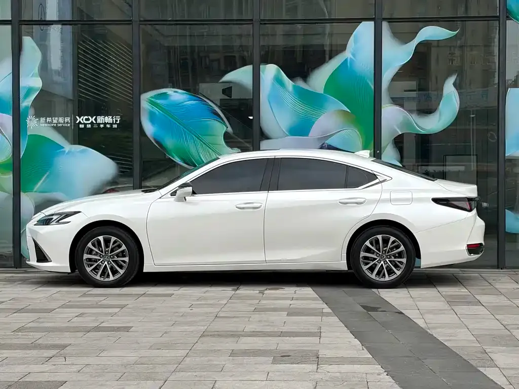 Lexus ES — фото 4