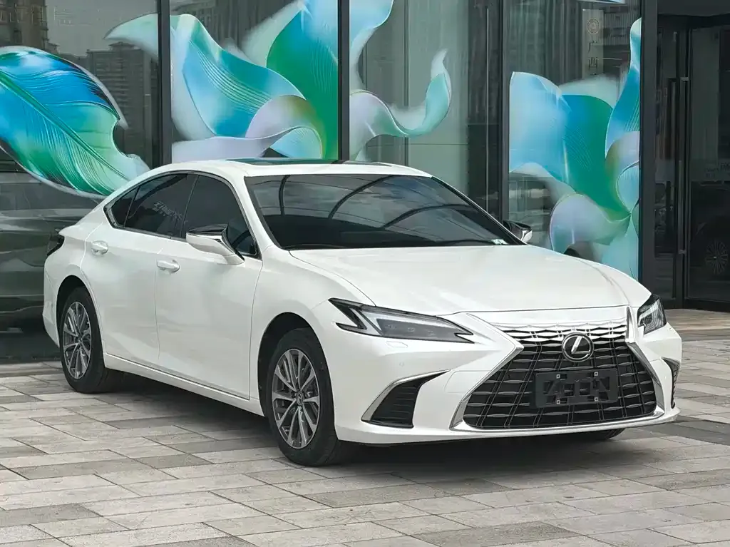 Lexus ES — фото 10