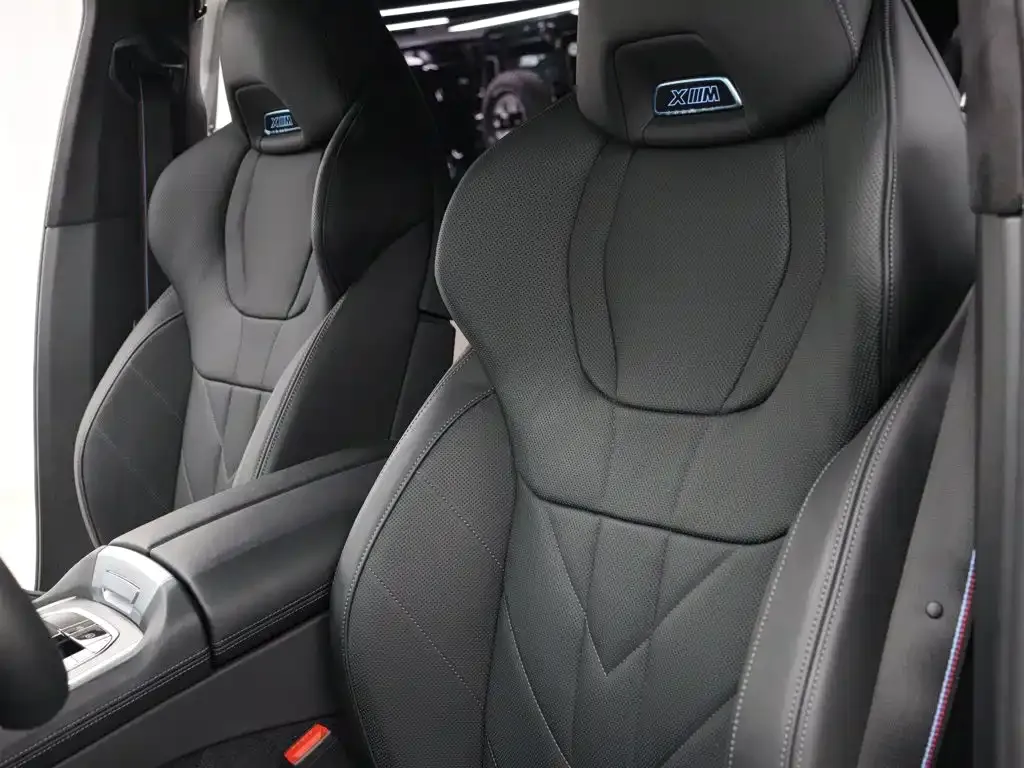 BMW XM — фото 8