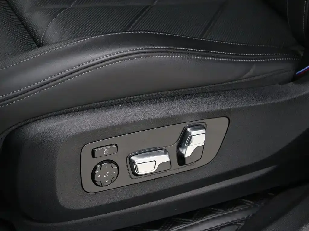BMW XM — фото 5