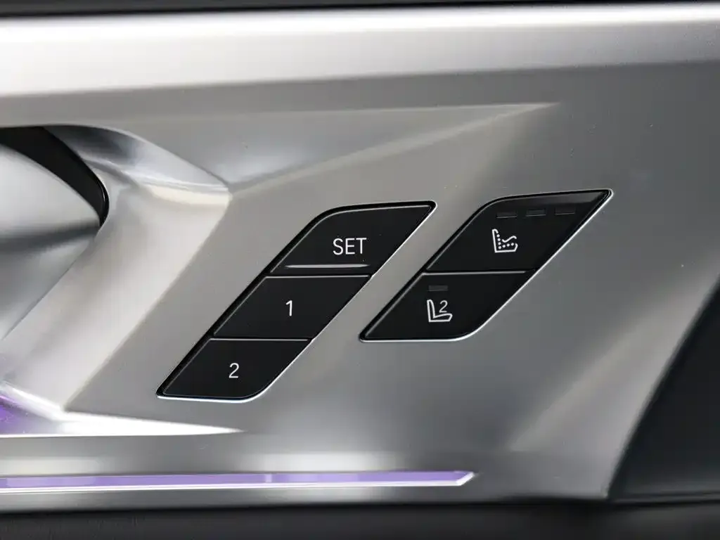 BMW XM — фото 4