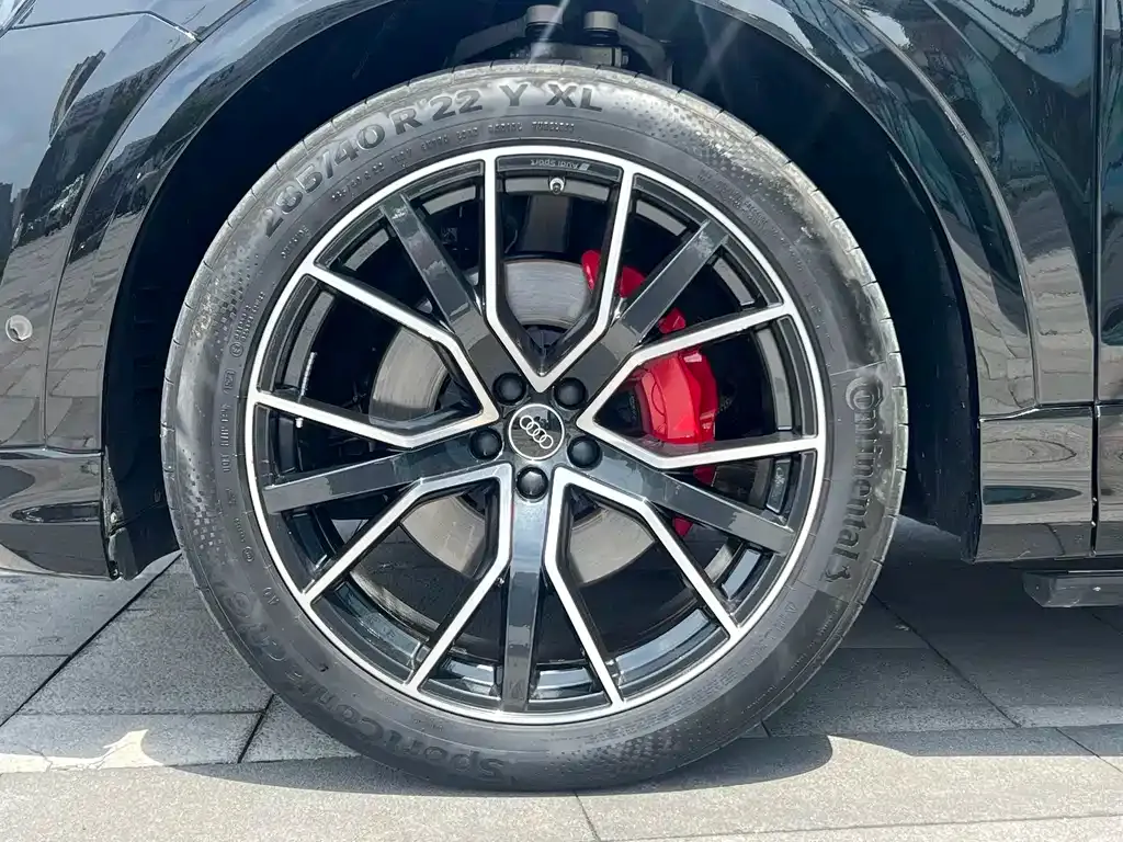 Audi Q8 — фото 10