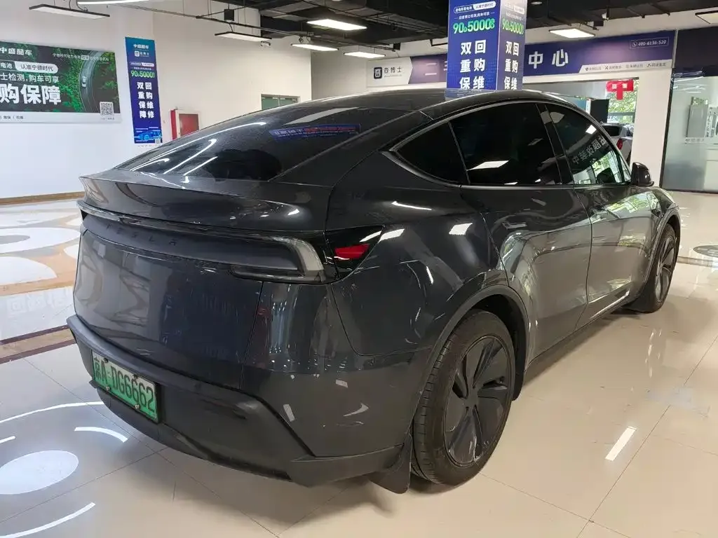 Tesla Model Y — фото 7