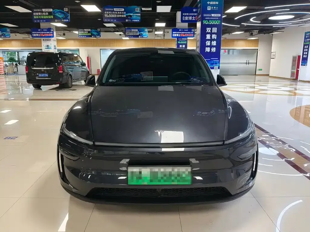 Tesla Model Y — фото 8