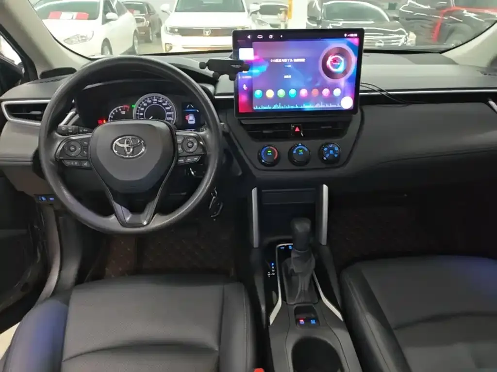 Toyota Corolla Cross — фото 2
