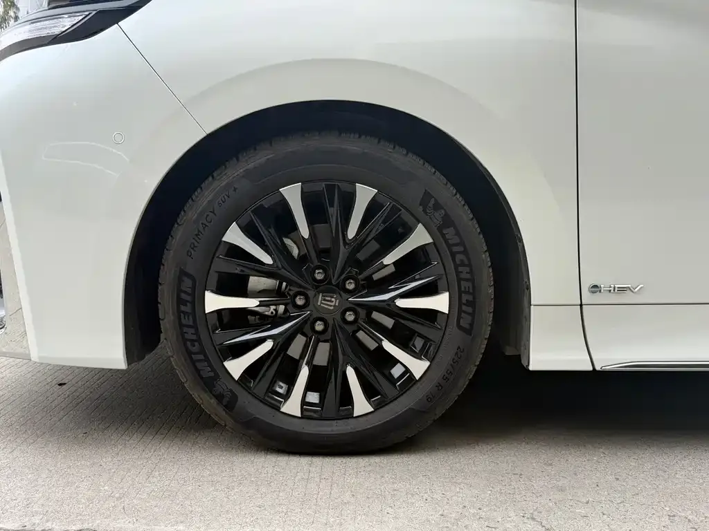 Toyota Vellfire — фото 6