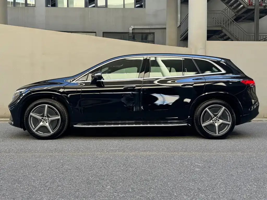 Mercedes-Benz EQS SUV — фото 8