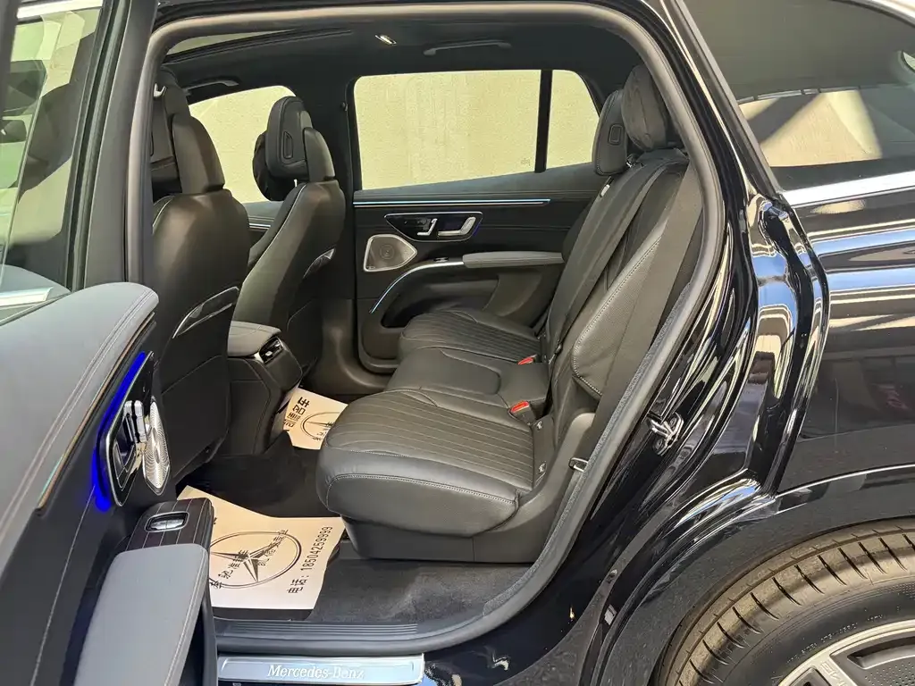 Mercedes-Benz EQS SUV — фото 9