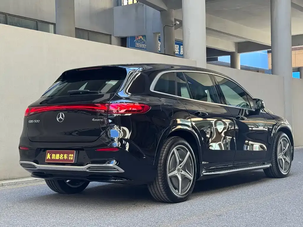 Mercedes-Benz EQS SUV — фото 5