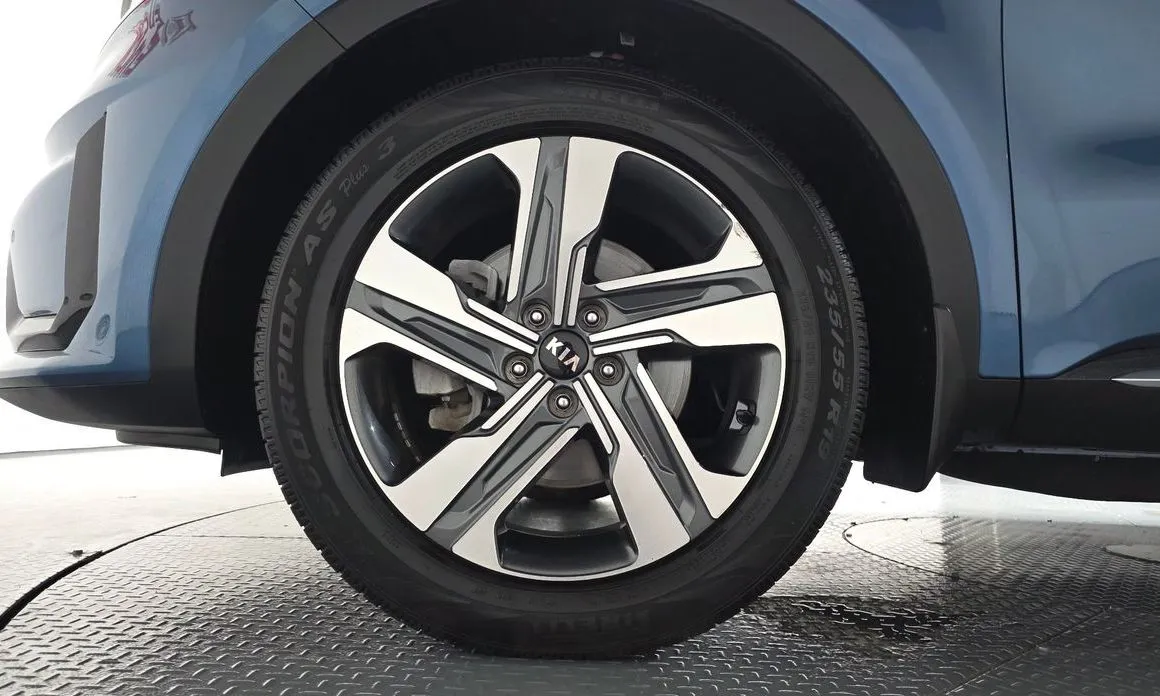 Kia Sorento — фото 7