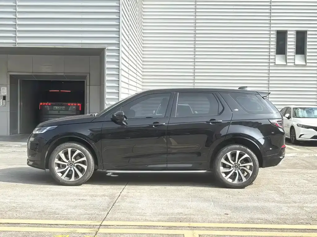 Land Rover Discovery Sport — фото 2