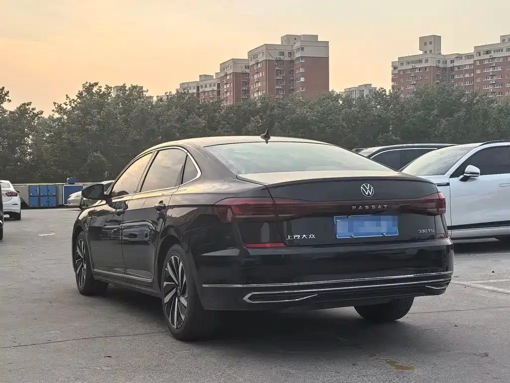 Volkswagen Passat — фото 7