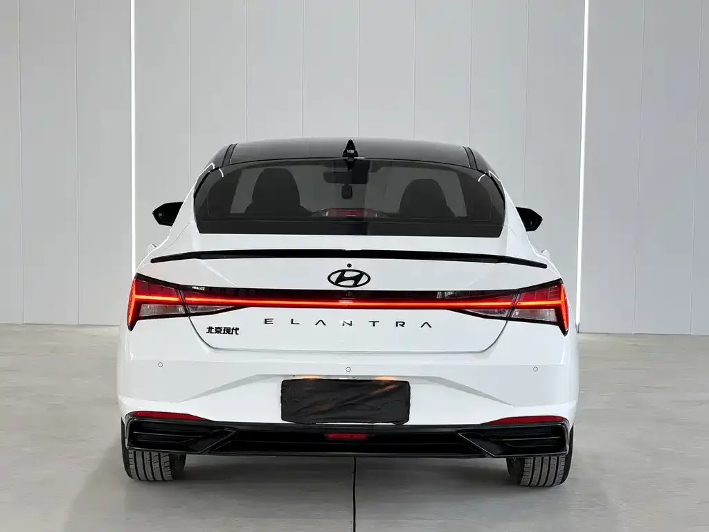 Hyundai Elantra — фото 4