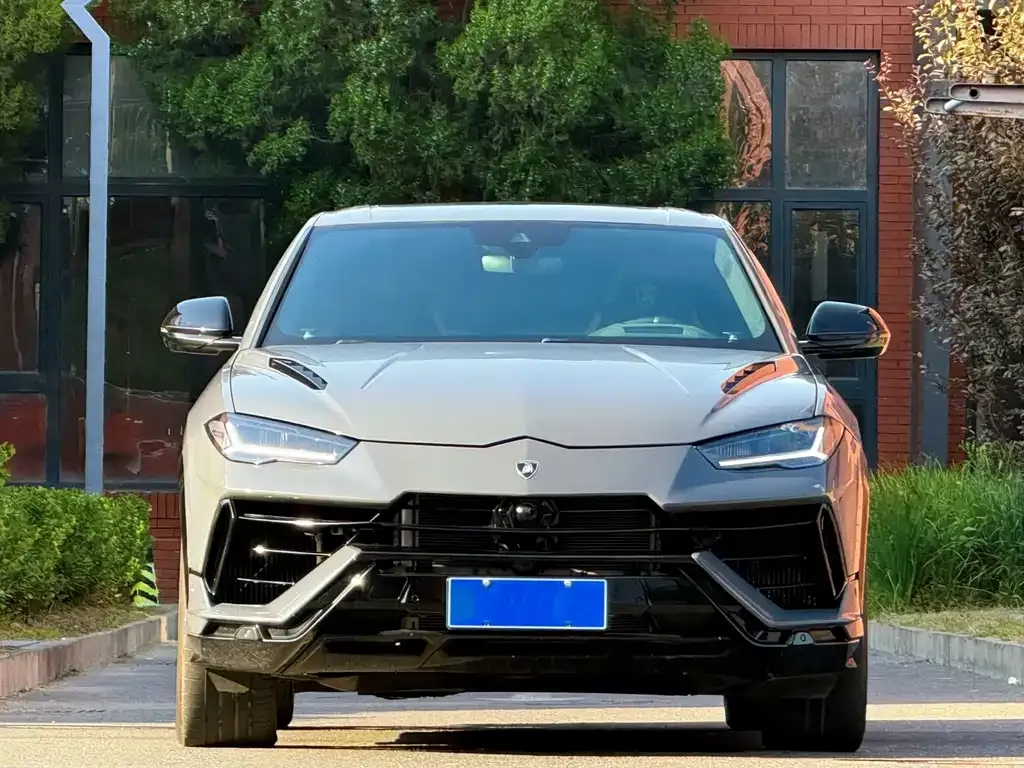 Lamborghini Urus — фото 2