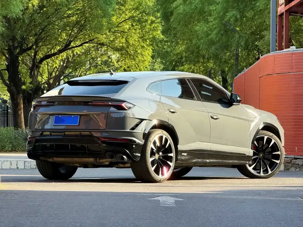 Lamborghini Urus — фото 7