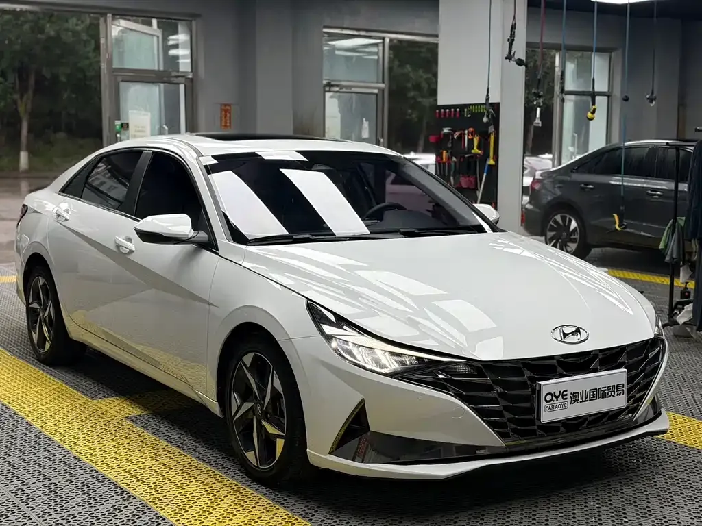 Hyundai Elantra — фото 8