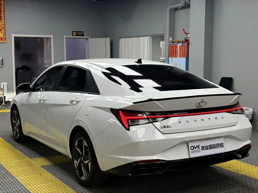 Hyundai Elantra — фото 4