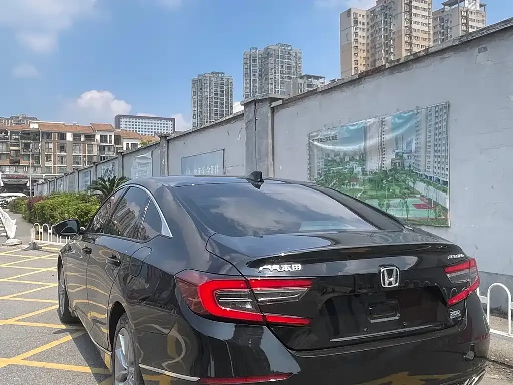 Honda Accord — фото 5