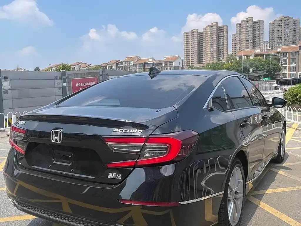 Honda Accord — фото 6