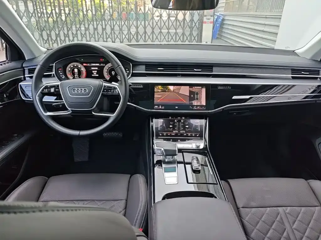 Audi A8 — фото 8