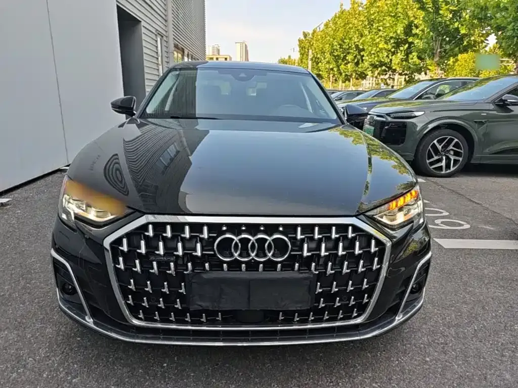 Audi A8 — фото 4