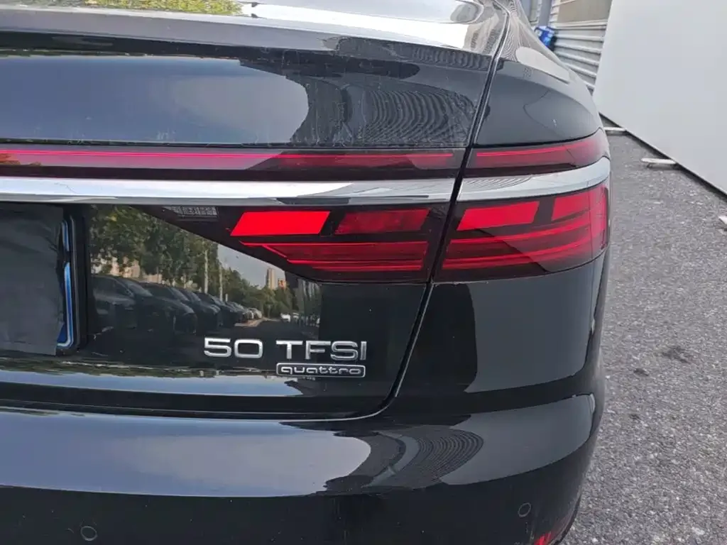 Audi A8 — фото 10