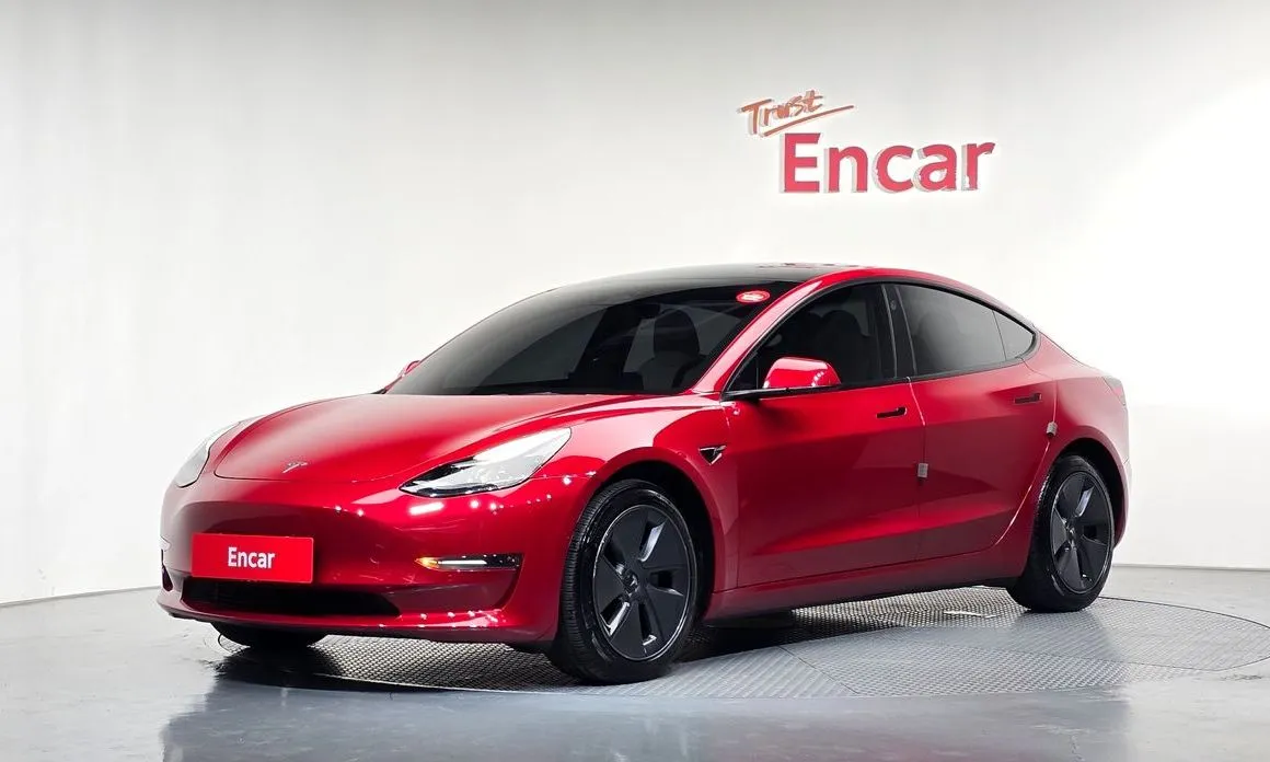 Tesla Model 3 — фото 1
