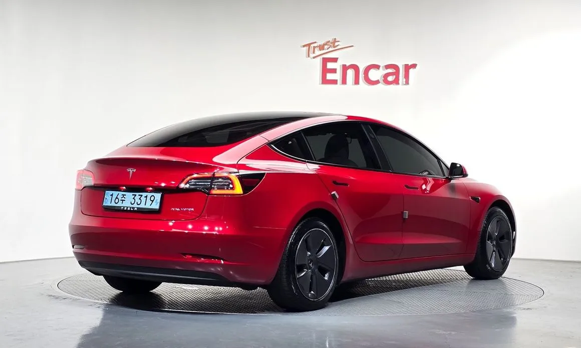 Tesla Model 3 — фото 5
