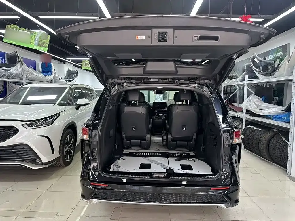 Toyota Granvia — фото 9