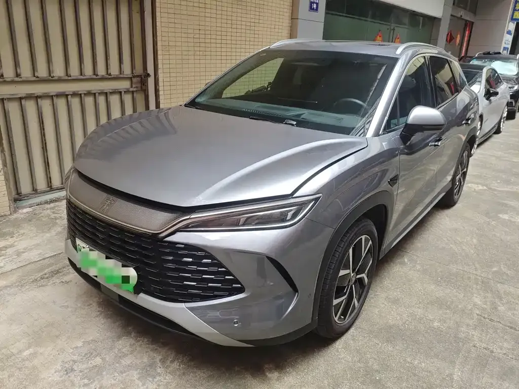 BYD L DM-i — фото 1