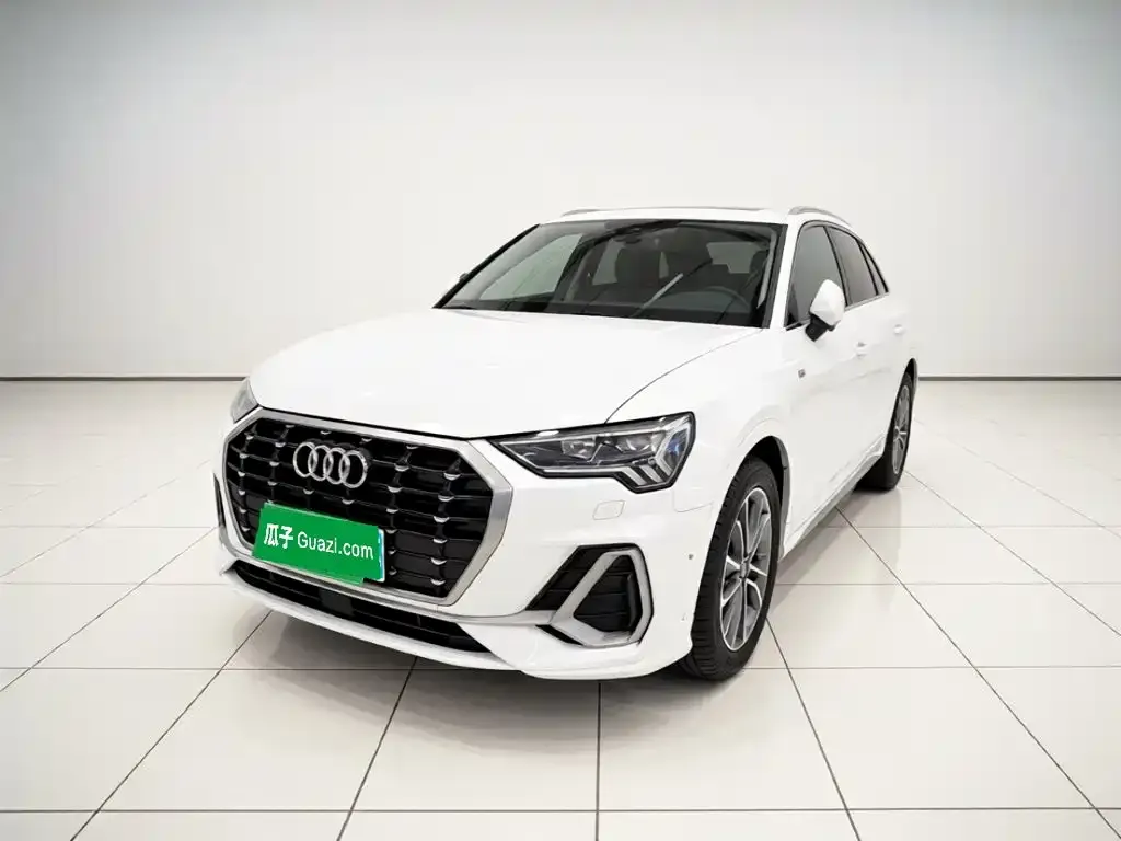 Audi Q3 — фото 1