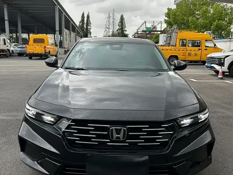 Honda Accord — фото 1
