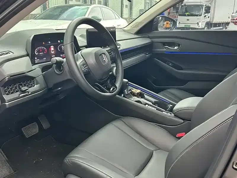 Honda Accord — фото 6