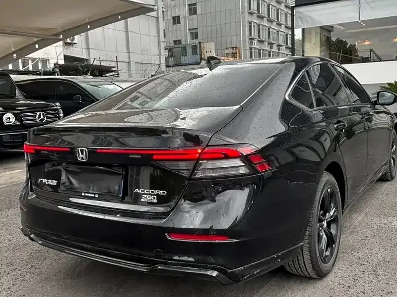 Honda Accord — фото 7