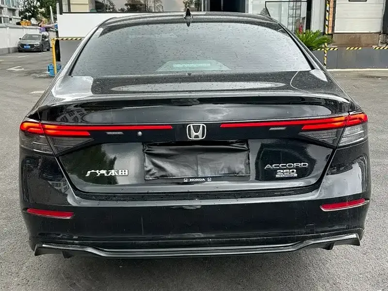 Honda Accord — фото 8